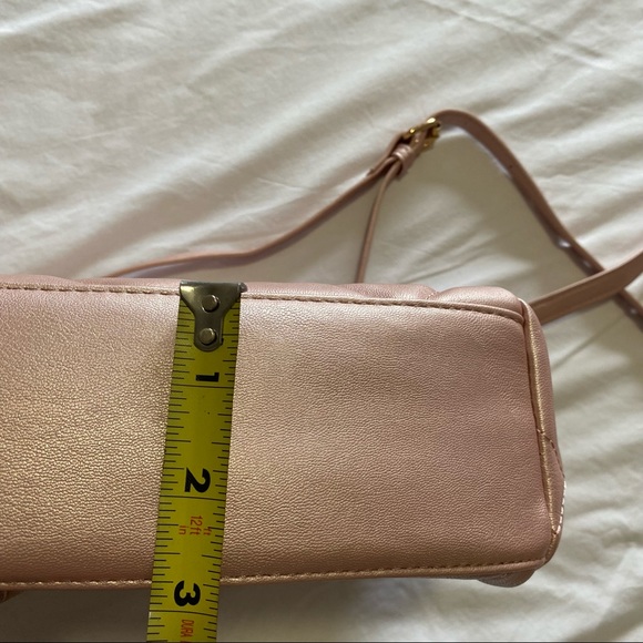Badgley Mischka Pink Champagne Beauty Hand Crossbody Purse - Picture 3 of 9